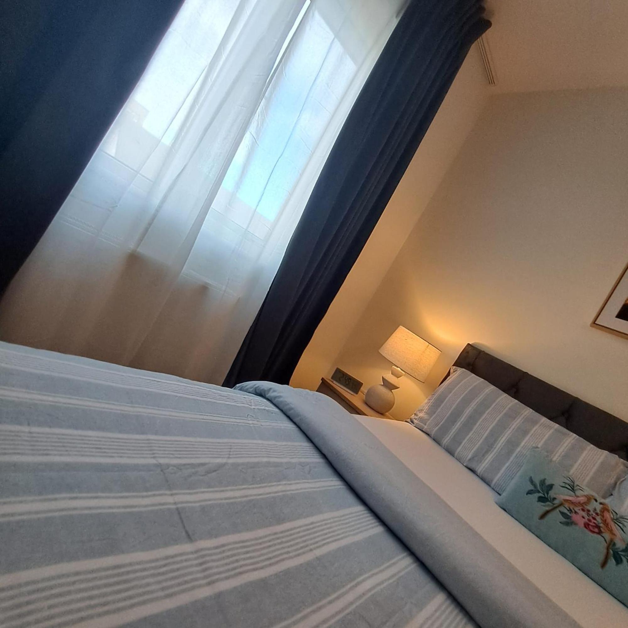 Cozy Bedroom In Lucan, Dublin Bagian luar foto